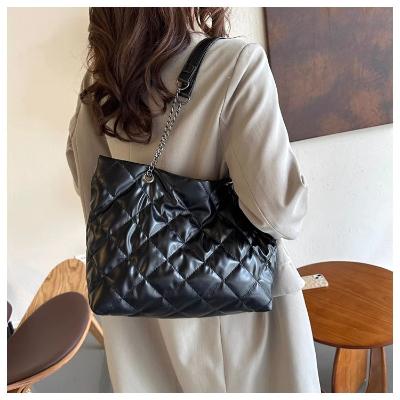 Fashionable Quilted Two-way Shoulder Bag