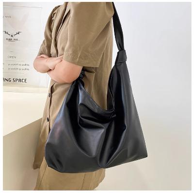 Knotty Strap Large Capacity Shoulder Bag